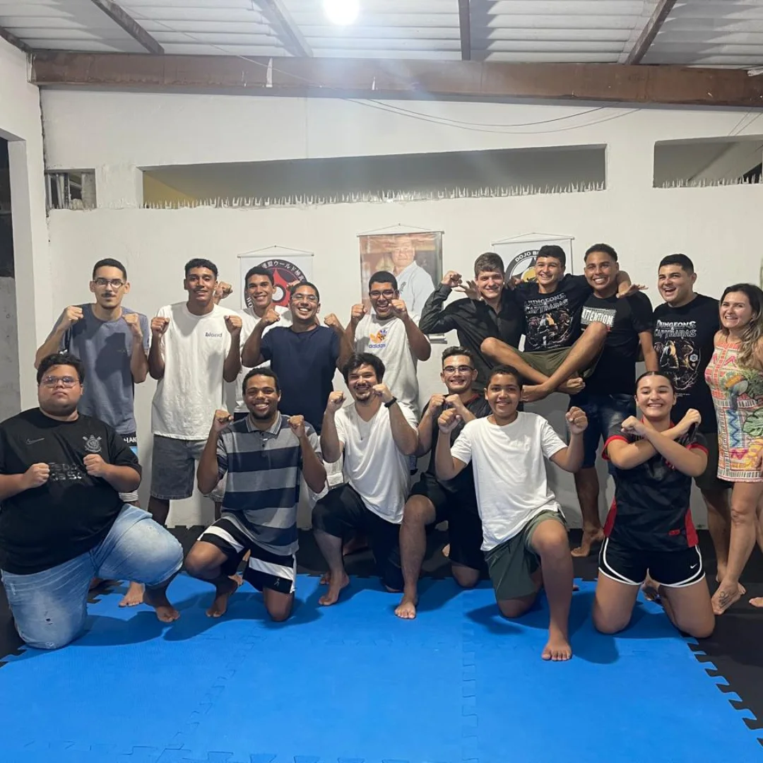 Dupla de karatekas pôr do sol